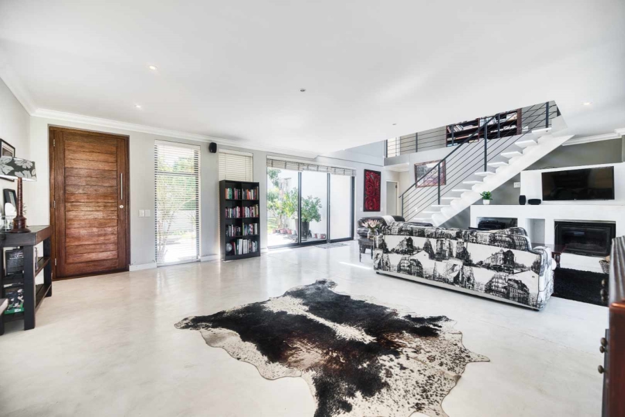 4 Bedroom Property for Sale in Fernkloof Estate Western Cape